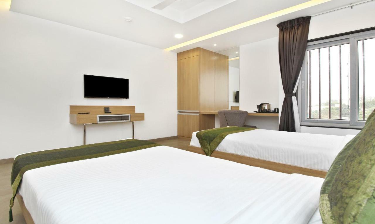 Treebo City Inn Satara Esterno foto